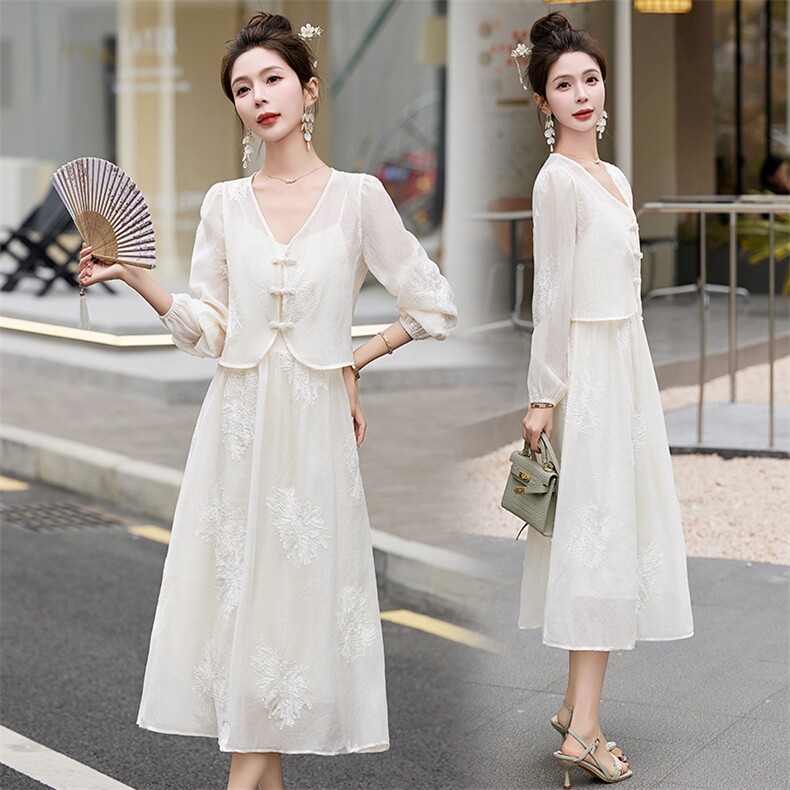 吊带连衣裙女2024春新款小个子新中式提花夏外搭开衫，女装短外套，布芭啦