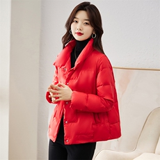 现货羽绒服女连帽新款短款小个子面包服时尚宽松休闲保暖轻暖外套，女装羽绒服，贵人树