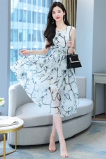 2023年夏季韩版通勤时尚潮流中长款A字裙优雅印花修身连衣裙，女装连衣裙，火爆靓佳人