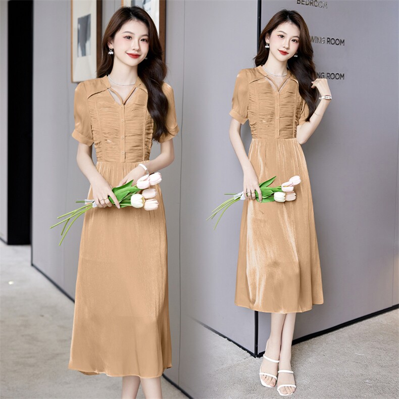 现货2024年夏季高腰气质V领设计感水波流光褶皱气质连衣裙，女装连衣裙，时尚俏佳人