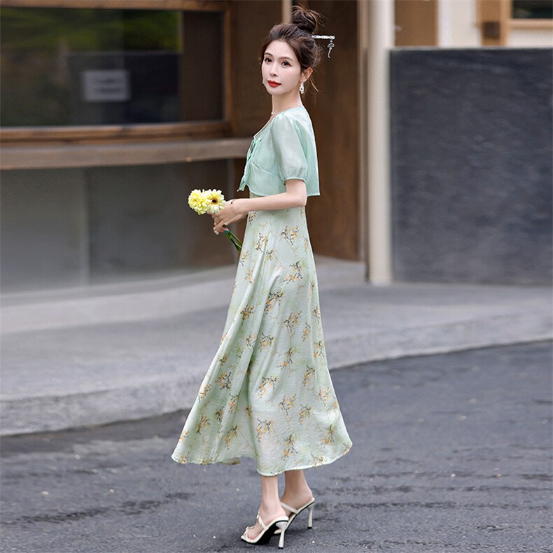 2024夏装新款新中式时尚显瘦盘扣外披碎花吊带裙两件套,女装套装/套裙,天丝秀