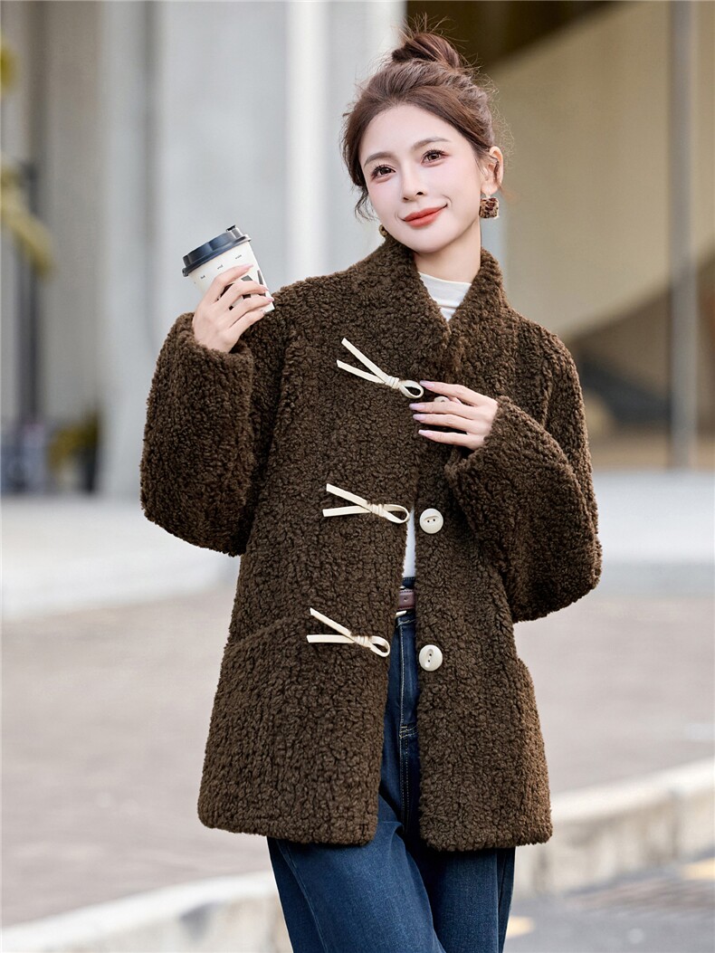 2025年冬季新款现货时尚潮流保暖舒适皮毛一体外套,女装皮衣,臻衣坊