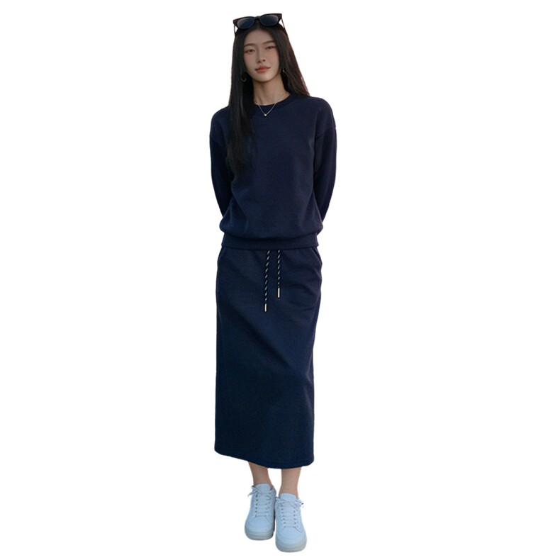 欧系洋气时尚高级感套装女春袖口拼接色设计圆领卫衣半身裙两件套,女装套装/套裙,2C310
