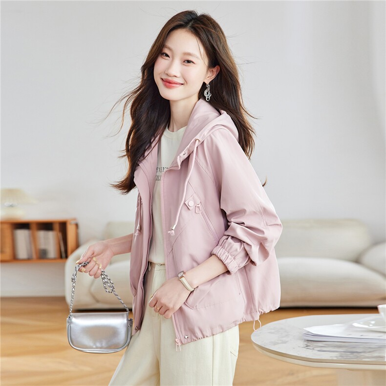 洋气粉色连帽短款风衣外套女2025秋季新款宽松休闲派克服夹克上衣，女装短外套，慕咨