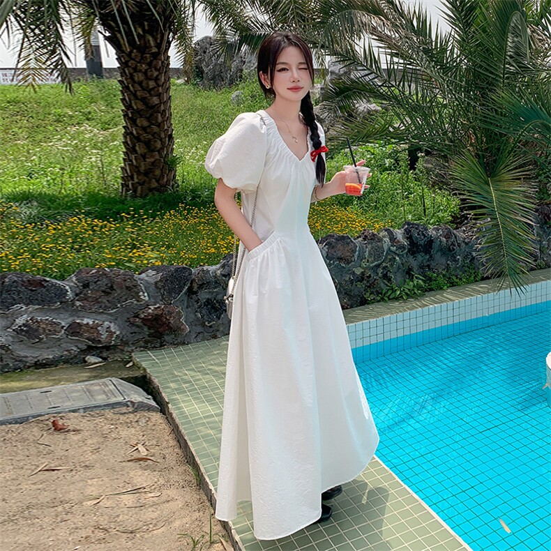 法式白色泡泡袖连衣裙女2025夏季新款气质轻熟风收腰显瘦V领长裙，女装连衣裙，2C255