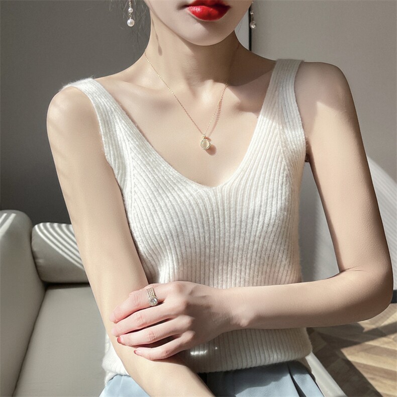 无缝一线成衣V领山吊带背心女秋冬保暖打底衫内搭羊毛针织衫,女装背心吊带,轩妮羊绒