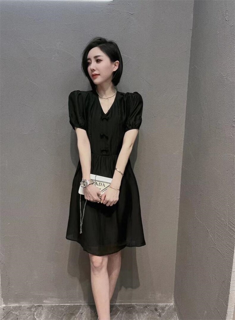 新款洋气V领蝴蝶结扣连衣裙,女装连衣裙,L·H·X