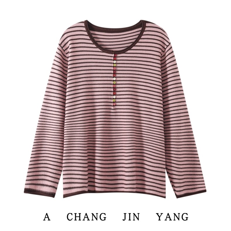 2025年秋季新款条纹彩扣针织女士上衣时尚休闲通勤百搭，女装针织衫/毛衣，长今羊