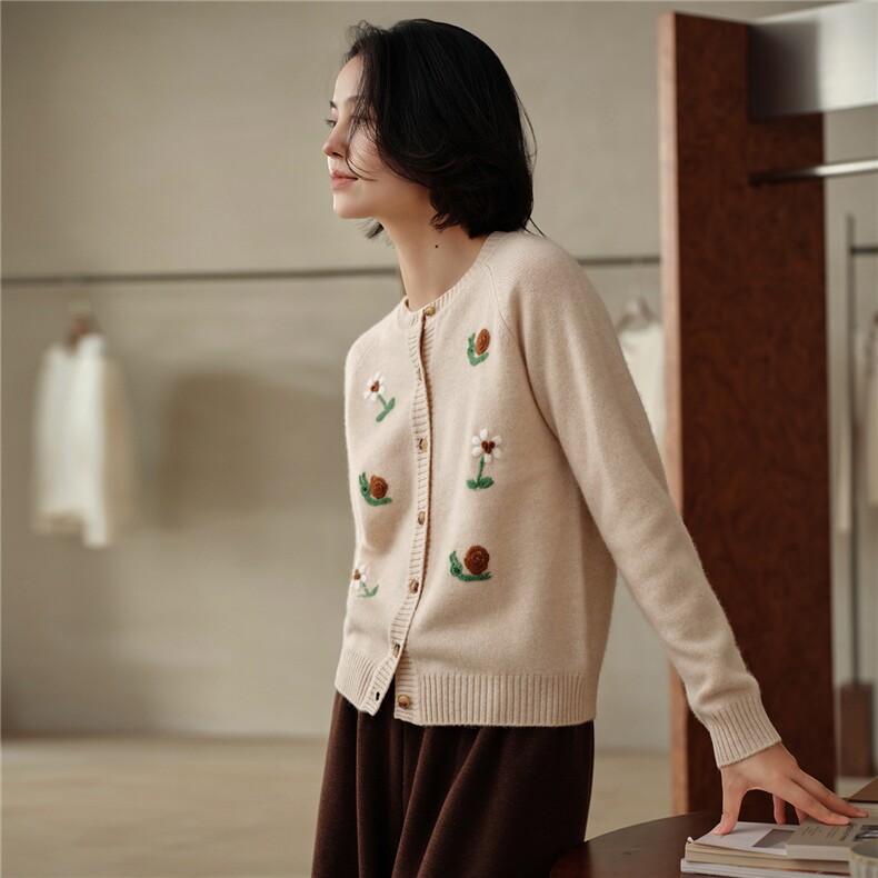 羊绒开衫女2025秋冬新款100纯羊绒外套圆领绣花开衫重磅针织外搭,女装羊绒衫,绒知纯羊绒
