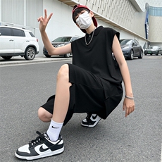 黑色