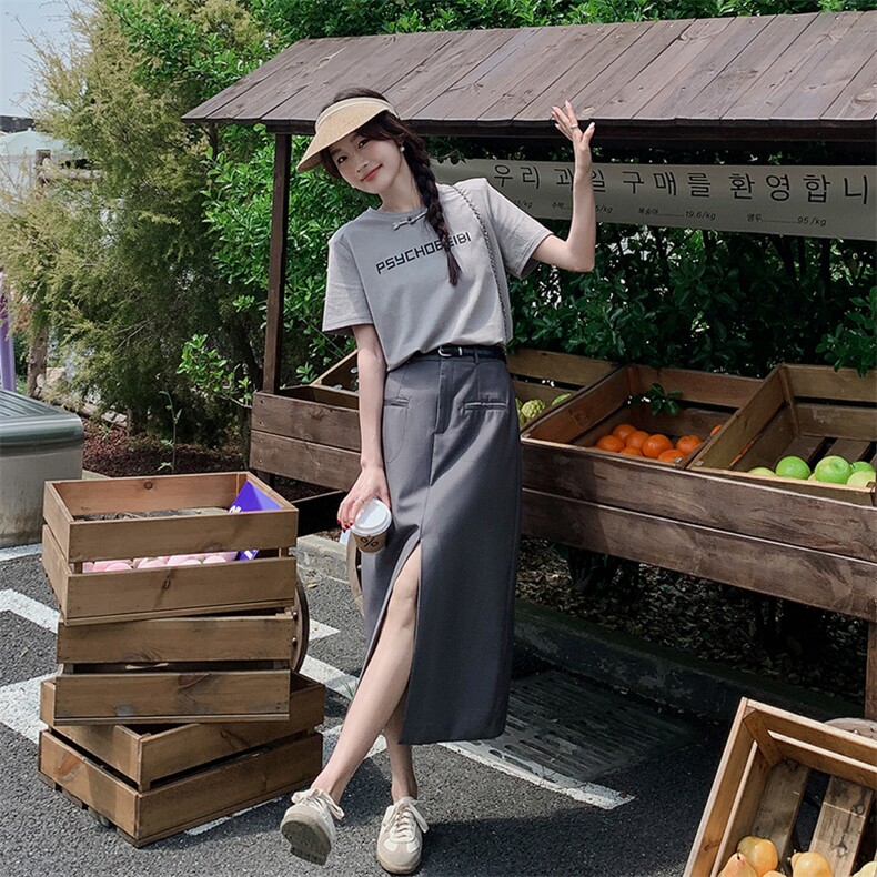 超好看灰色连衣裙套装女2025夏新款减龄字母t恤开叉半身裙两件套图片