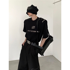 黑色
