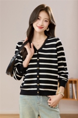 早秋季v领针织开衫女短款秋装2025新款外搭洋气毛衣外套春秋百搭，女装羊毛衫，艾米