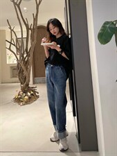 春季新款直筒牛仔裤，女装牛仔裤，玫瑰共和国