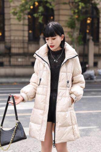 90绒羽绒服，女装羽绒服，娇姿百合