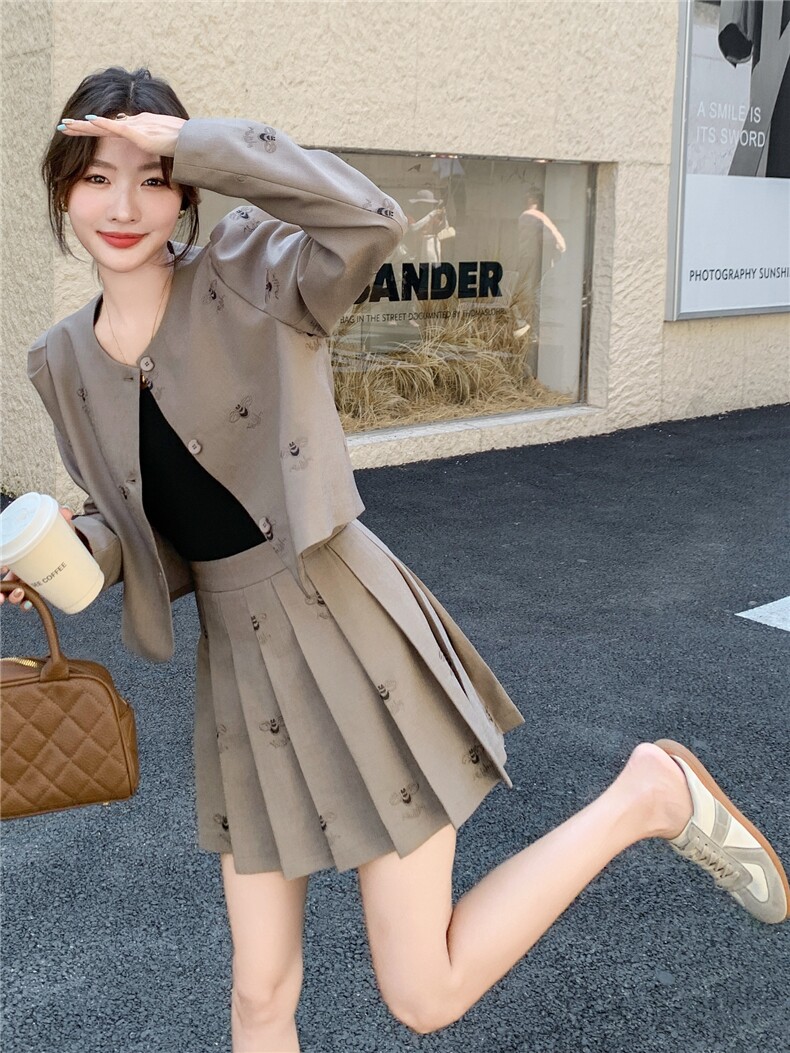 主推现货-2025年秋季新款气质小香风套装百褶裙两件套女,女装套装/套裙,霓裳依族
