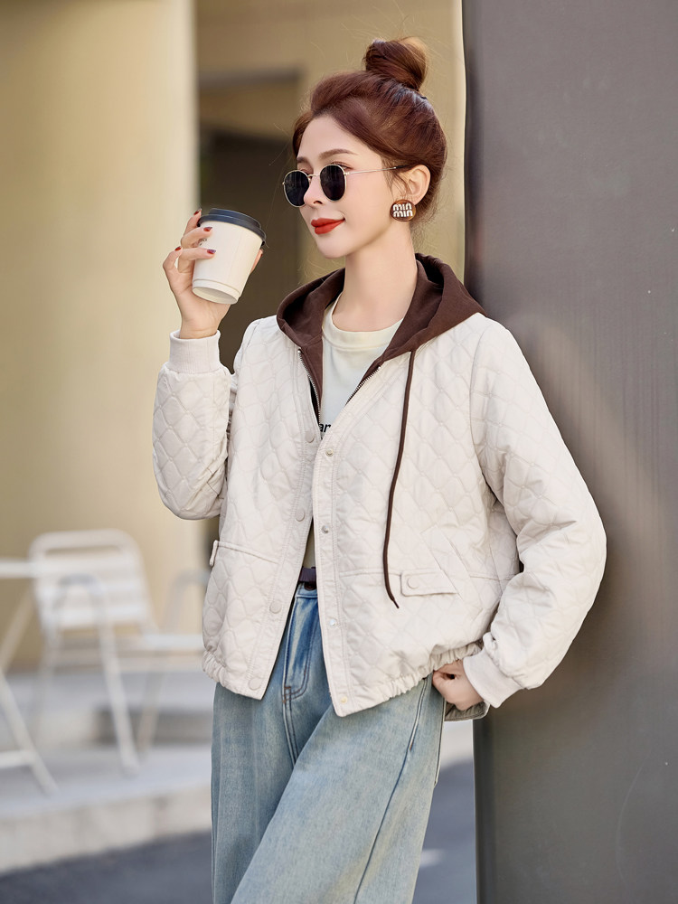 撞色拼接连帽休闲外套女2026春秋新款洋气减龄小香风菱格夹克上衣,女装短外套,余墨