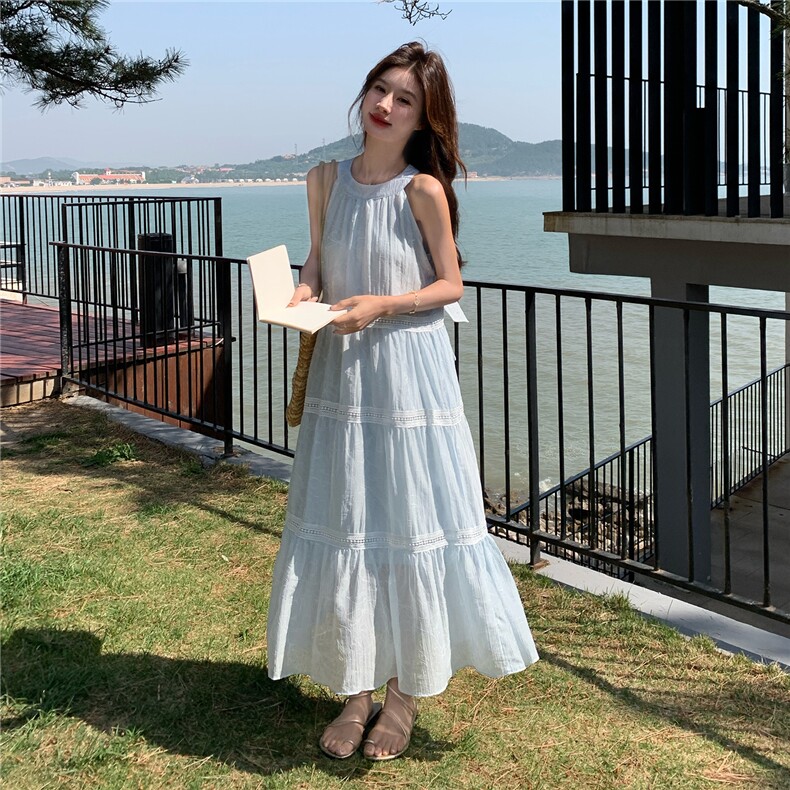浅蓝色超仙别致浪漫无袖挂脖长裙2025夏季新款森系显瘦绝美连衣裙，女装连衣裙，琦鑫阁（原依鑫阁）