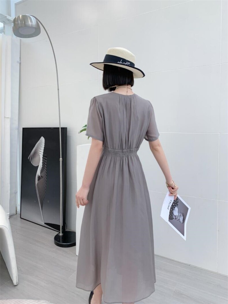 【现货】夏季新款自然收腰连衣裙，女装连衣裙，得瑟空间