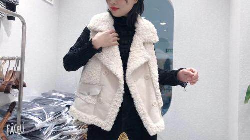 复合皮衣羊羔毛外套羽绒服，女装皮衣，巴厘时尚