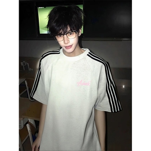 抖音得物品质二开240克宽松纯棉美式潮牌印花三条杠中性风短袖T恤图片