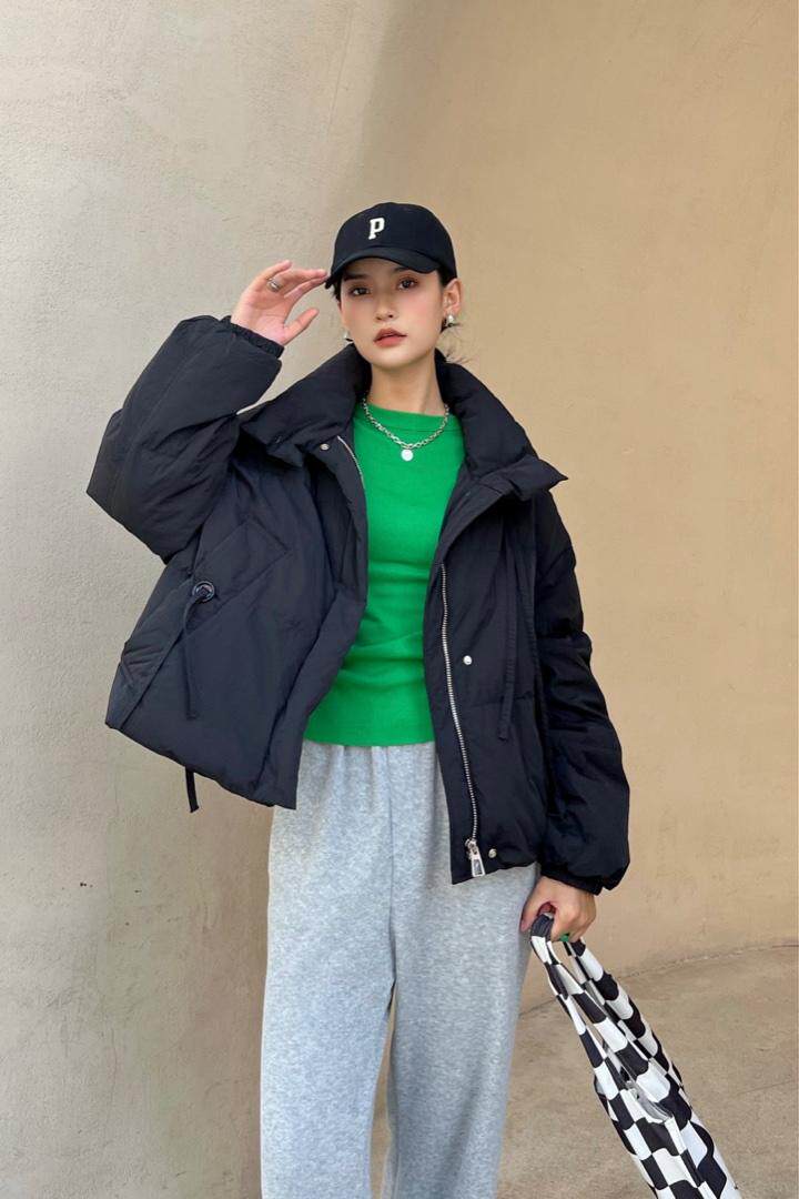 2021短款羽绒服、欧韩时尚、百搭、超新面料、钮扣设计，女装羽绒服，碧沁伊人