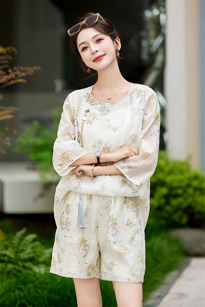 高档蕾丝刺绣套装女2024夏季新款时尚气质洋气减龄上衣短裤两件套,女装套装/套裙,伊仟回