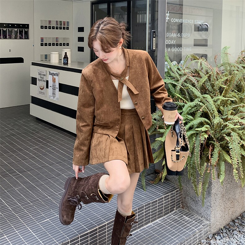 美拉德穿搭棕色麂皮夹克上衣套装女春秋超火好看高级感短裙两件套,女装套装/套裙,2C317