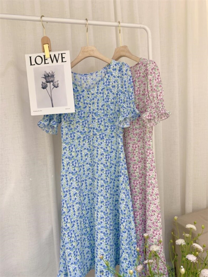 DINOBIENS【现货】韩版方领碎花连衣裙长裙，女装连衣裙，迪诺比亚