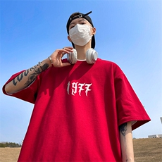 酒红色
