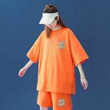 橘红色