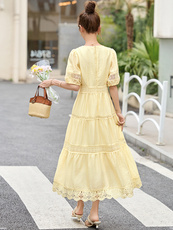 2025年夏季新款优雅蕾丝花边拼接中长款连衣裙女绝美今年流行爆款，女装连衣裙，美沁