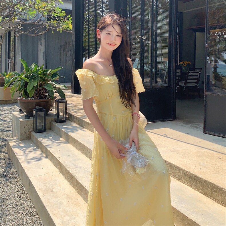 法式黄色小飞袖碎花连衣裙子女夏季2025新款收腰气质公主度假长裙,女装连衣裙,2C122