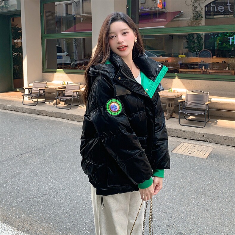 【现货】黑色亮面短款羽绒服女90白鸭绒保暖时尚连帽外套,女装羽绒服,鑫火火