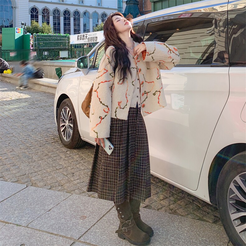 25初冬新品升级加棉皮毛一体印花工艺特色包扣6526-P165-K258,女装短外套,2C317
