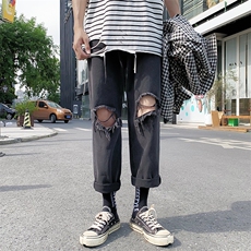 黑色