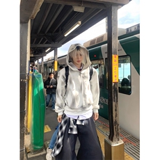灰色