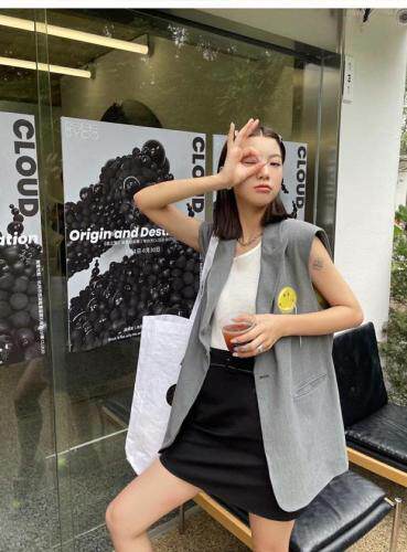 笑脸贴标马甲，女装马夹，浪漫E点