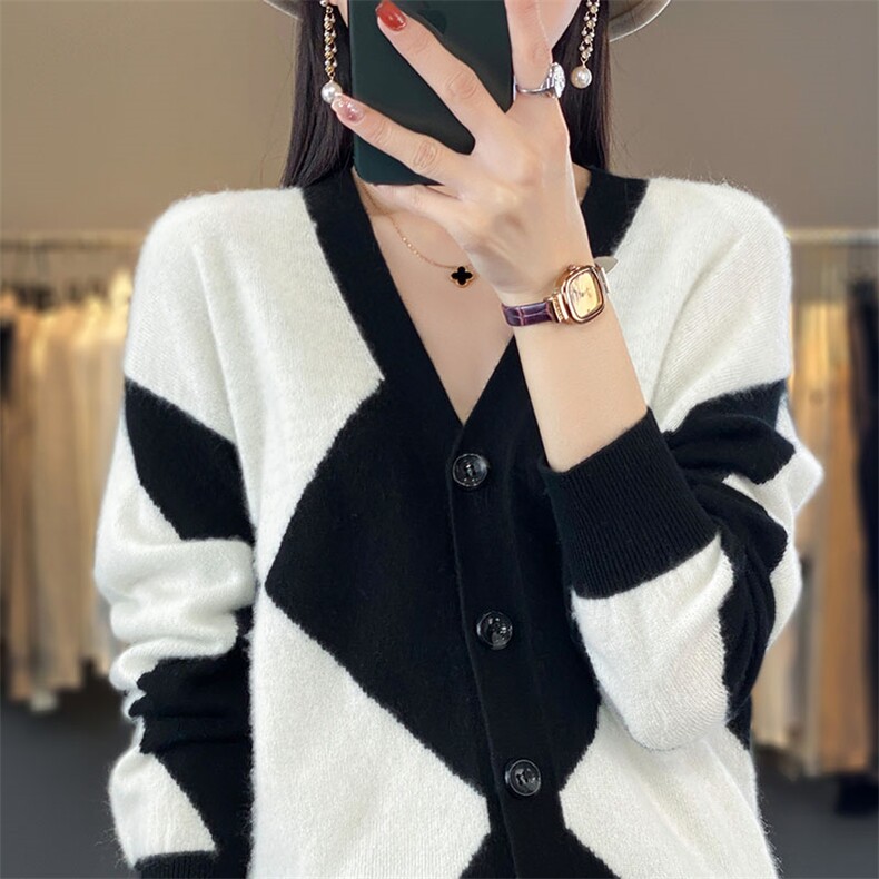 秋冬新款100%纯羊毛衫女V领菱形拼色长袖毛衣外套宽松外搭羊绒衫，女装羊毛衫，秋虹羊绒