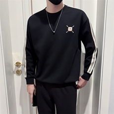 黑色