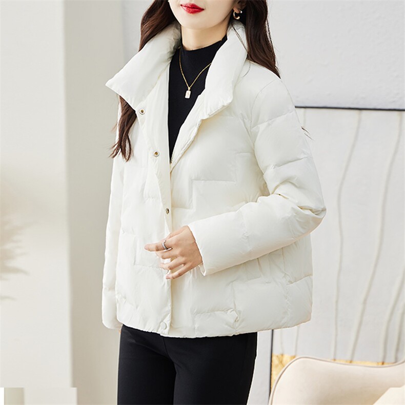 现货羽绒服女连帽新款短款小个子面包服时尚宽松休闲保暖轻暖外套，女装羽绒服，贵人树