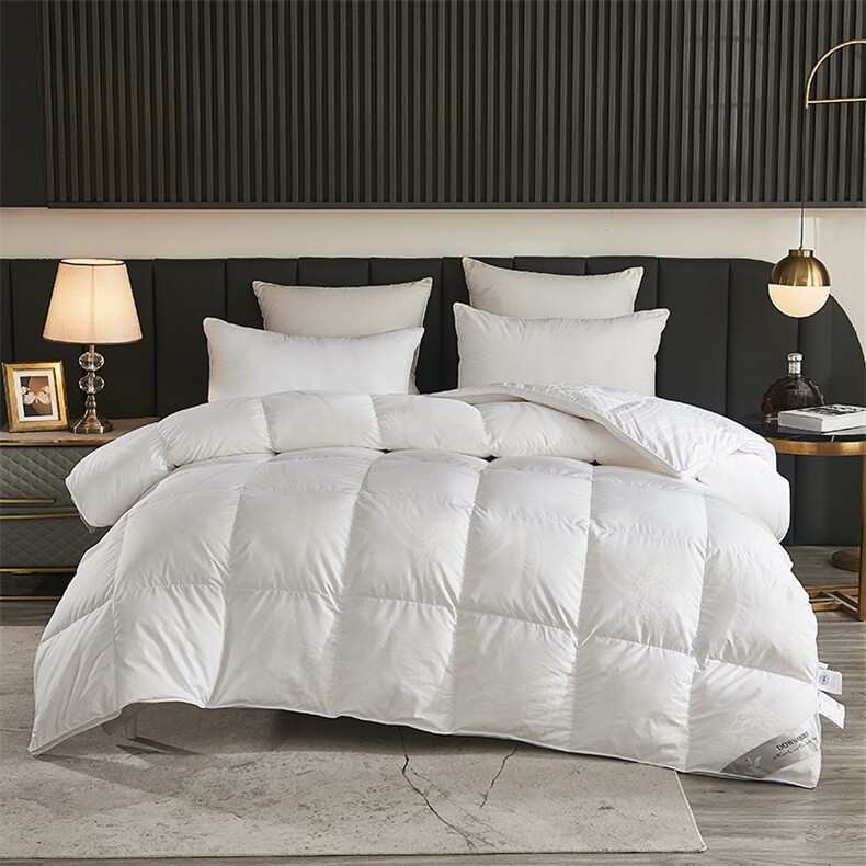 新款柔赛丝大提花鹅绒被，被套/被芯，一起卖家纺