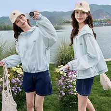 现货2025夏装新款印花连帽防晒衣，女装防晒衣，慕依路