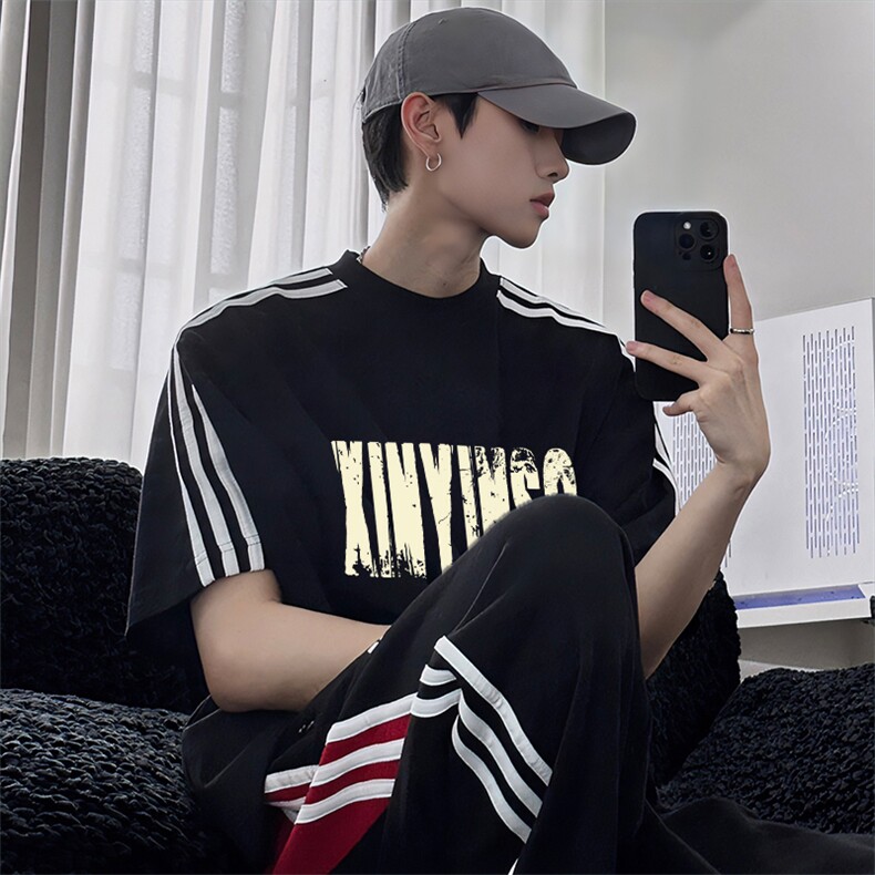 抖音得物高品质二开240克宽松纯棉美式潮牌三条杠织带短袖T恤，男装T恤，电商A486