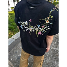 黑色
