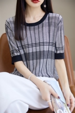 新款格条纹圆领短袖时尚百搭，女装针织衫/毛衣，朝思羊绒
