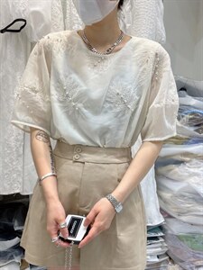 订珠洋气小衫图片