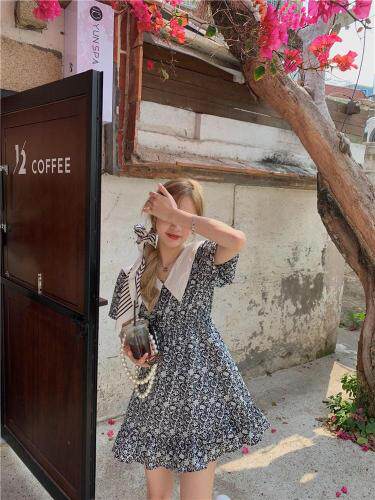 【现货】夏季新品娃娃领碎花连衣裙，女装连衣裙，F/TU