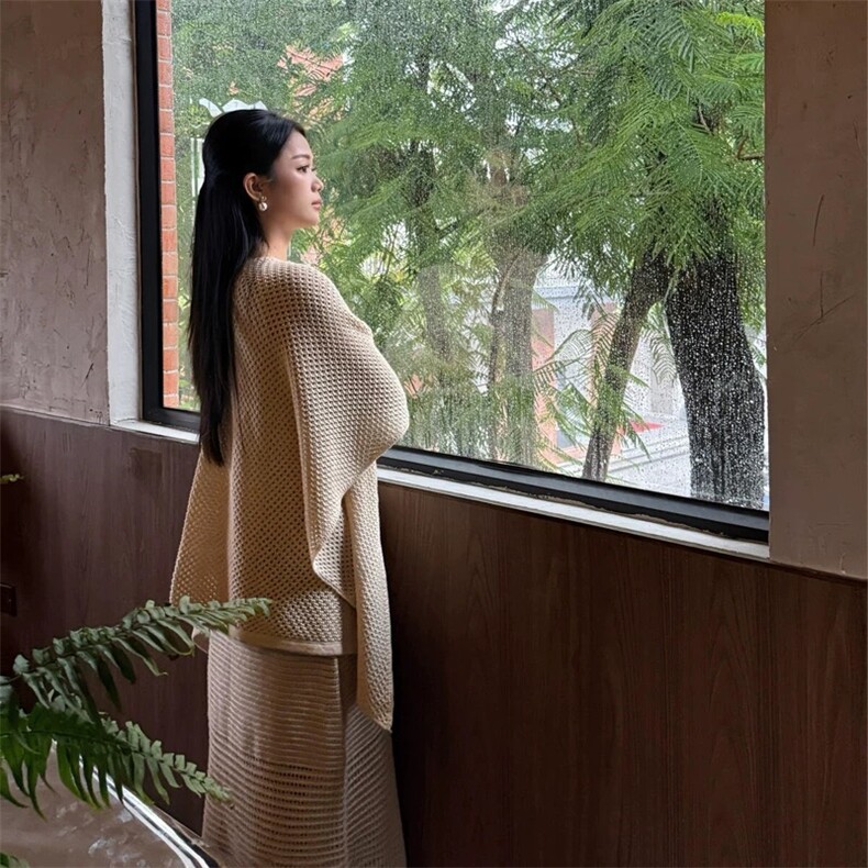 2025年秋季两件套V领吊带连衣裙时尚法式吊带披肩套装,女装套装/套裙,织己羊绒