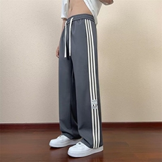 深灰色